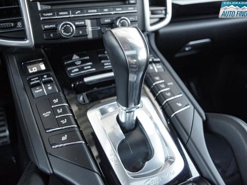 Used 2014 Porsche Cayenne Platinum Edition AWD/4WD image 19