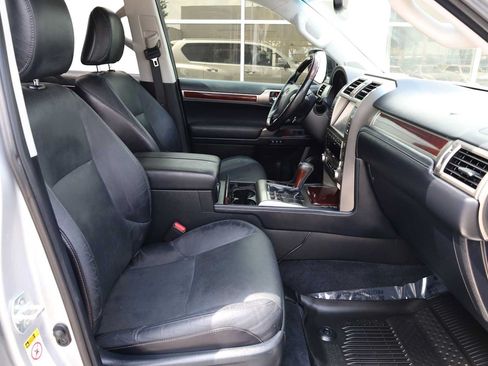 Used 2018 Lexus GX 460 Premium w/ Premium Package AWD/4WD image 38