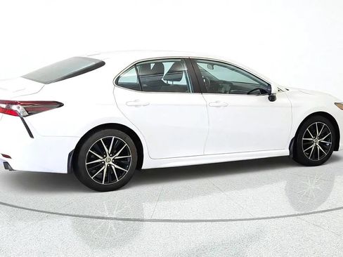 Used 2023 Toyota Camry SE FWD image 9