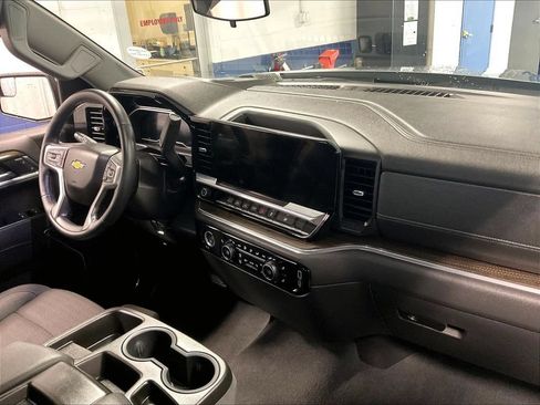 Used 2024 Chevrolet Silverado 1500 LT AWD/4WD image 14