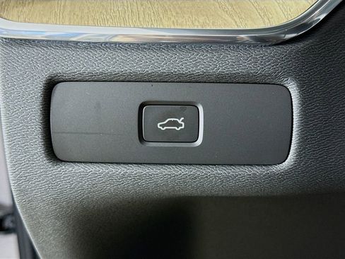 Used 2026 Volvo XC60 B5 Plus w/ Protection Package Premier AWD/4WD image 10