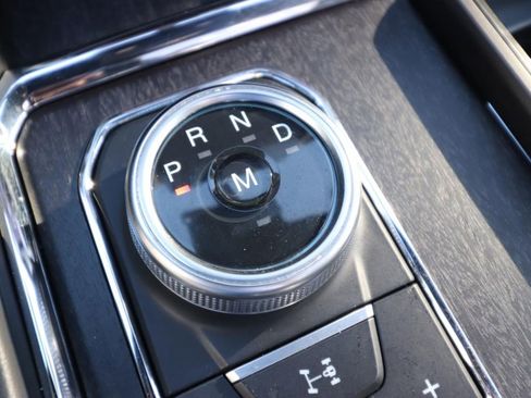 Certified 2024 Ford Expedition Platinum image 25