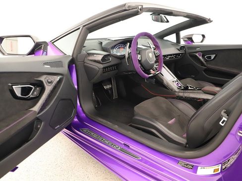 Used 2024 Lamborghini Huracan EVO image 14