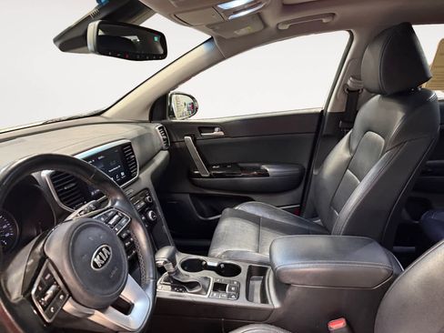 Used 2022 Kia Sportage EX w/ EX Technology Package image 10