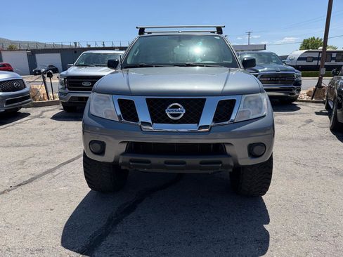 Used 2017 Nissan Frontier SV AWD/4WD image 2