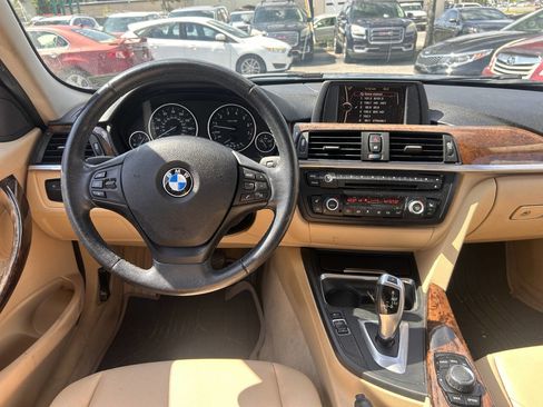 Used 2014 BMW 320i xDrive Sedan image 9