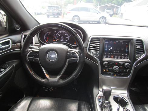 Used 2018 Jeep Grand Cherokee Overland AWD/4WD image 20