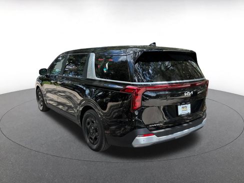 Used 2026 Kia Carnival FWD image 5