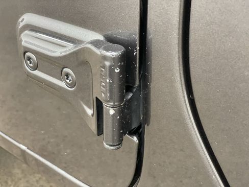 Used 2025 Jeep Wrangler Sahara image 31