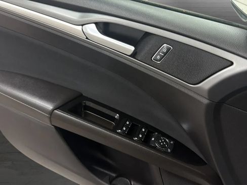 Used 2016 Ford Fusion SE FWD image 16