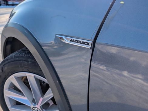 Used 2017 Volkswagen Golf Alltrack SE image 8