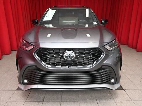 Used 2025 Toyota Highlander XSE image 14