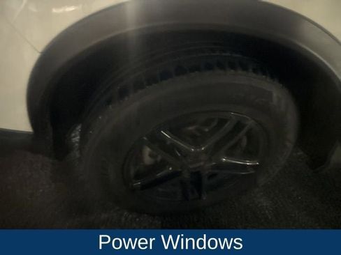 Used 2020 Nissan Rogue Sport S image 16