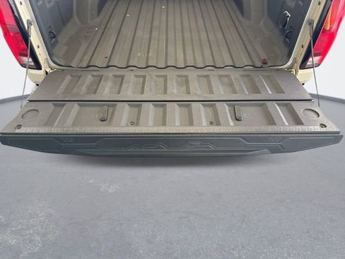 Used 2024 Chevrolet Colorado ZR2 w/ ZR2 Convenience Package III image 23