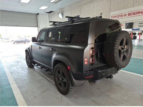 Used 2023 Land Rover Defender 110 V8 AWD/4WD image 2