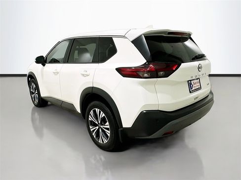 Used 2023 Nissan Rogue SV image 5