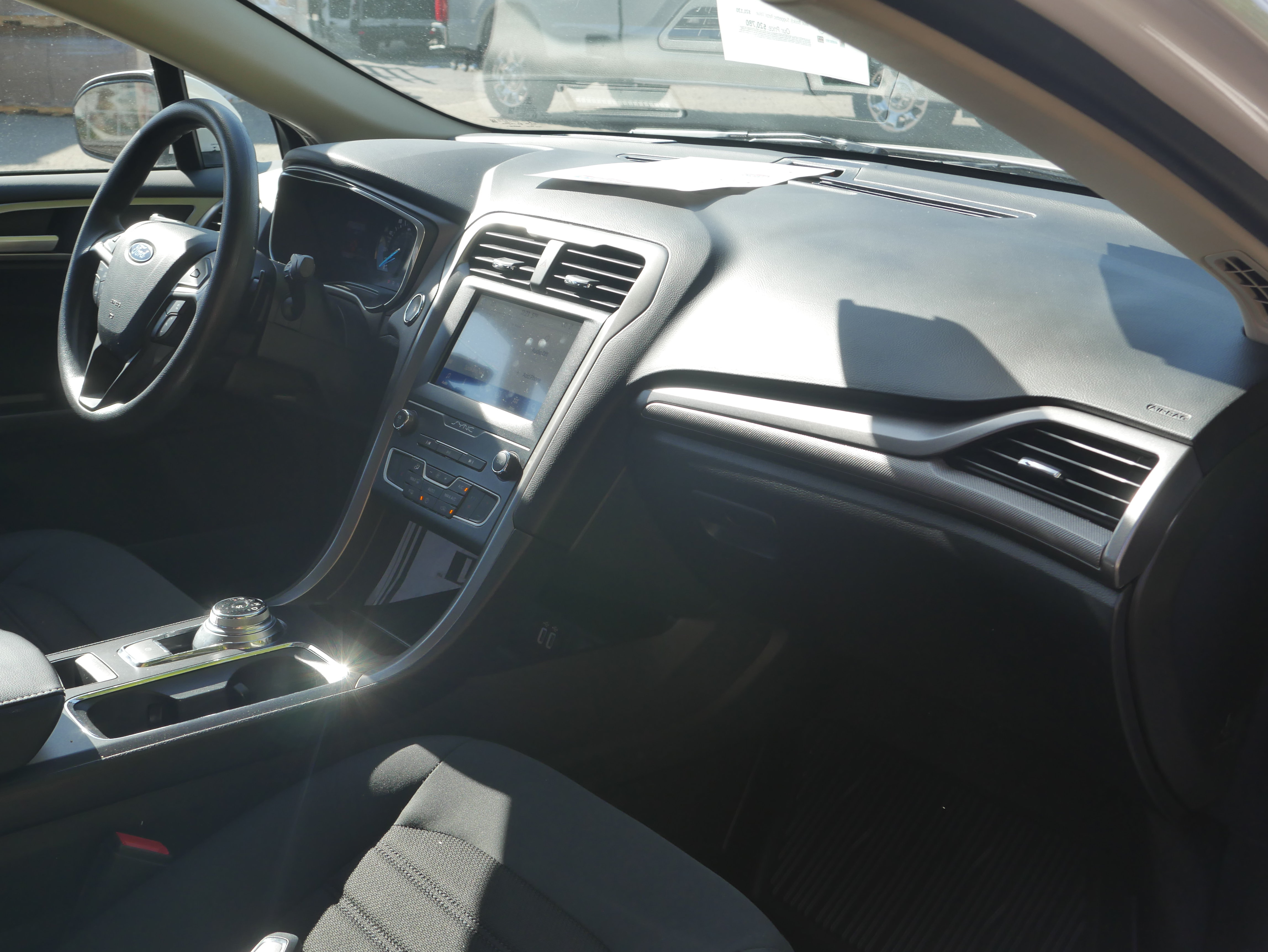 Used 2020 Ford Fusion SE AWD/4WD image 21