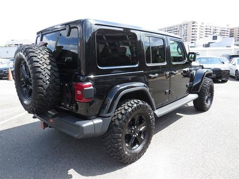 Used 2020 Jeep Wrangler Unlimited Sahara AWD/4WD image 4