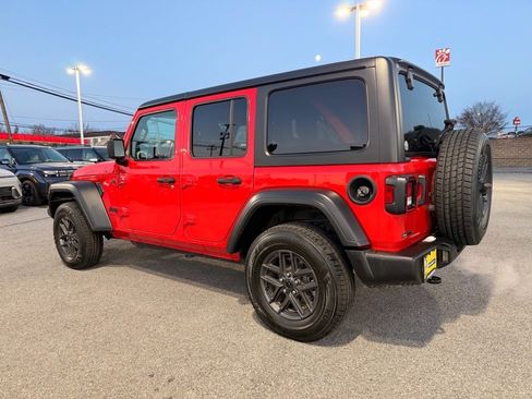 Used 2024 Jeep Wrangler Sport S image 4