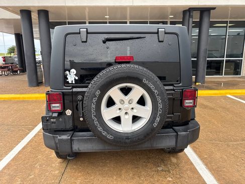 Used 2017 Jeep Wrangler Unlimited Sport w/ Quick Order Package 24S AWD/4WD image 6