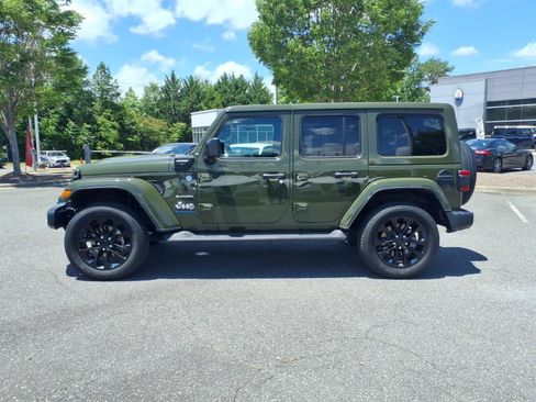 Used 2023 Jeep Wrangler Unlimited Sahara w/ Cold Weather Group AWD/4WD image 3