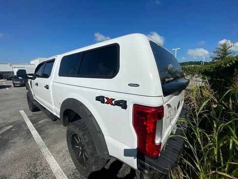 Used 2017 Ford F250 XLT AWD/4WD image 9