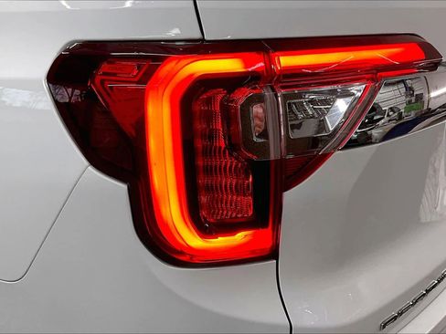 Used 2021 GMC Acadia Denali w/ Denali Ultimate Package image 29