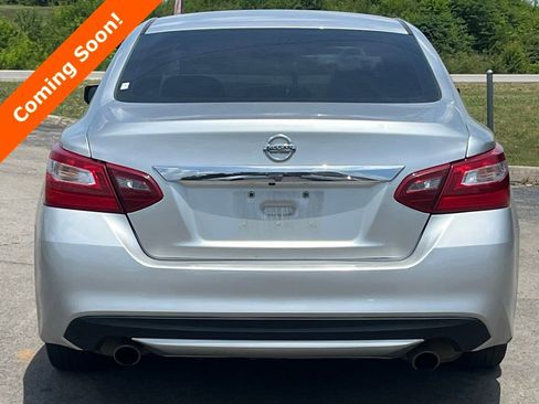 Used 2016 Nissan Altima 2.5 S w/ Power Driver Seat Package FWD image 3