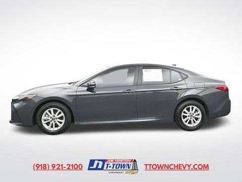 Used 2025 Toyota Camry LE FWD image 6