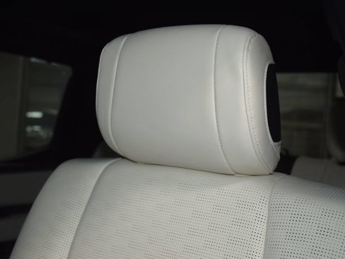 Used 2022 Toyota Tundra Capstone AWD/4WD image 40