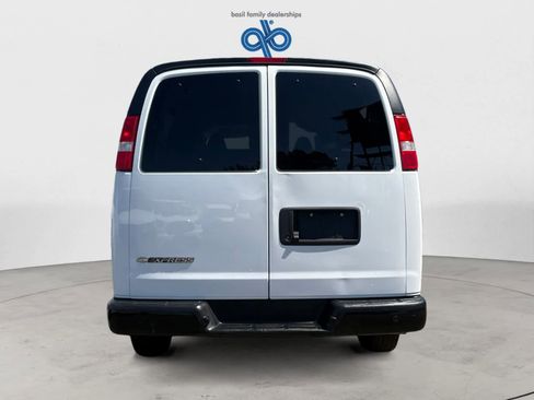 Used 2023 Chevrolet Express 3500 LS RWD image 4