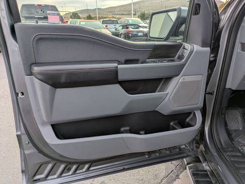 Used 2025 Ford F150 Lariat w/ Equipment Group 501A Mid image 12