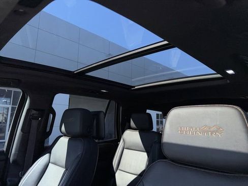 Used 2021 Chevrolet Tahoe High Country image 12