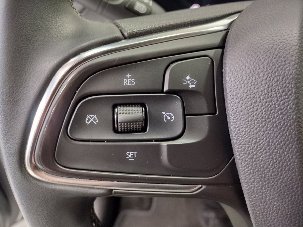 Used 2025 Buick Encore GX Preferred FWD image 21