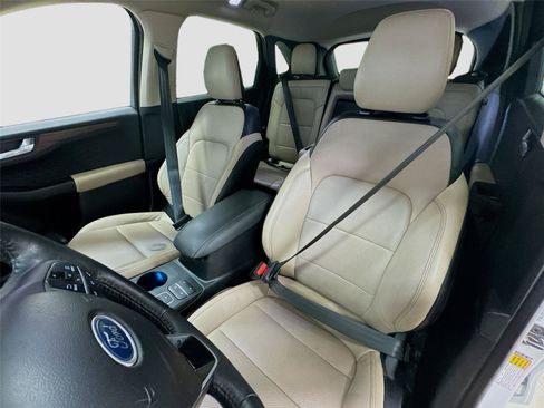 Used 2020 Ford Escape Titanium AWD/4WD image 22