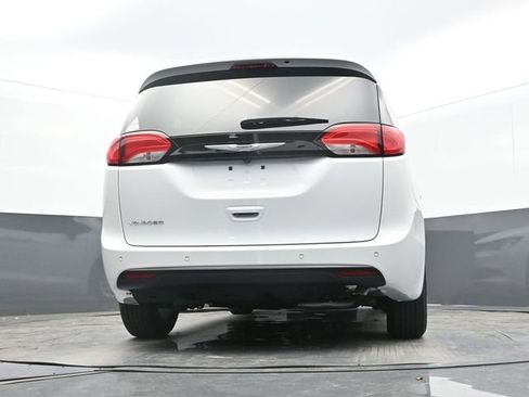 New 2025 Chrysler Voyager LX image 58