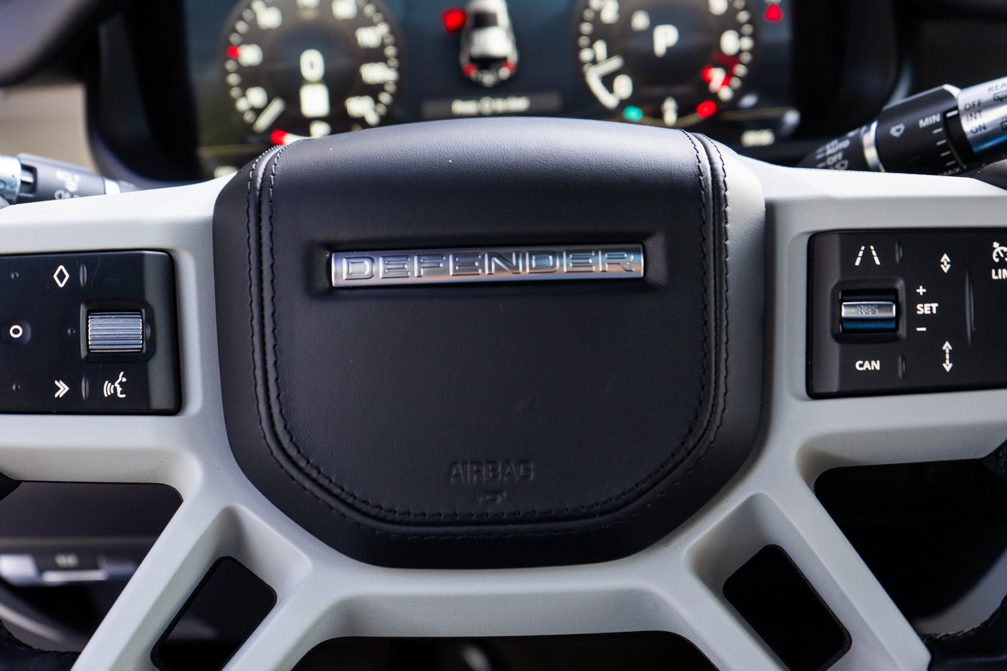 Used 2021 Land Rover Defender 110 X-Dynamic HSE AWD/4WD image 33