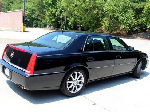 Used 2006 Cadillac DTS Performance image 5
