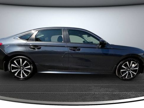 Used 2024 Honda Civic EX image 4