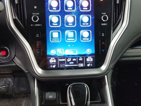 Used 2022 Subaru Outback Limited image 17