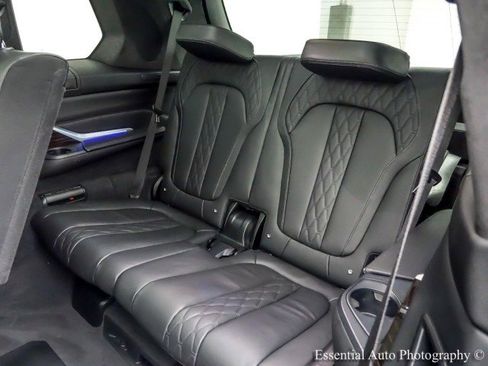 Used 2020 BMW X7 xDrive40i w/ M Sport Package AWD/4WD image 16
