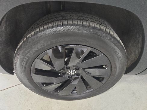 Used 2024 Volkswagen Atlas SE image 9