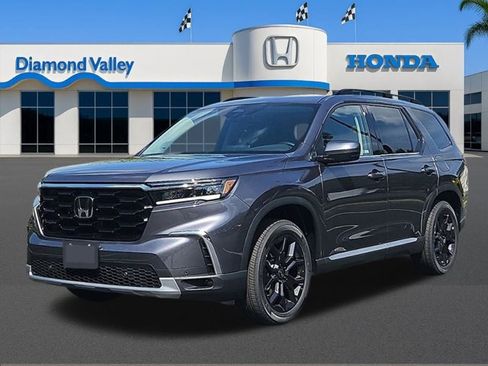 New 2025 Honda Pilot Touring image 4