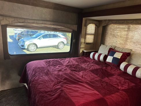 Used 2015 Ford E-450 and Econoline 450 Super Duty w/ Motorhome Prep Package RWD image 52