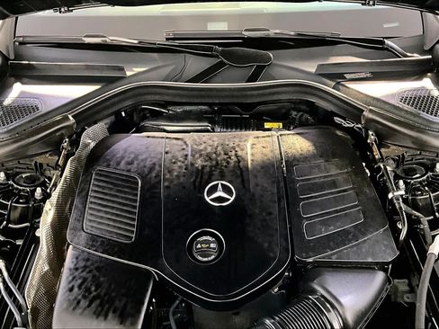 Used 2024 Mercedes-Benz GLC 300 4MATIC image 30
