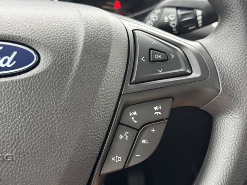 Used 2024 Ford Edge SE image 17