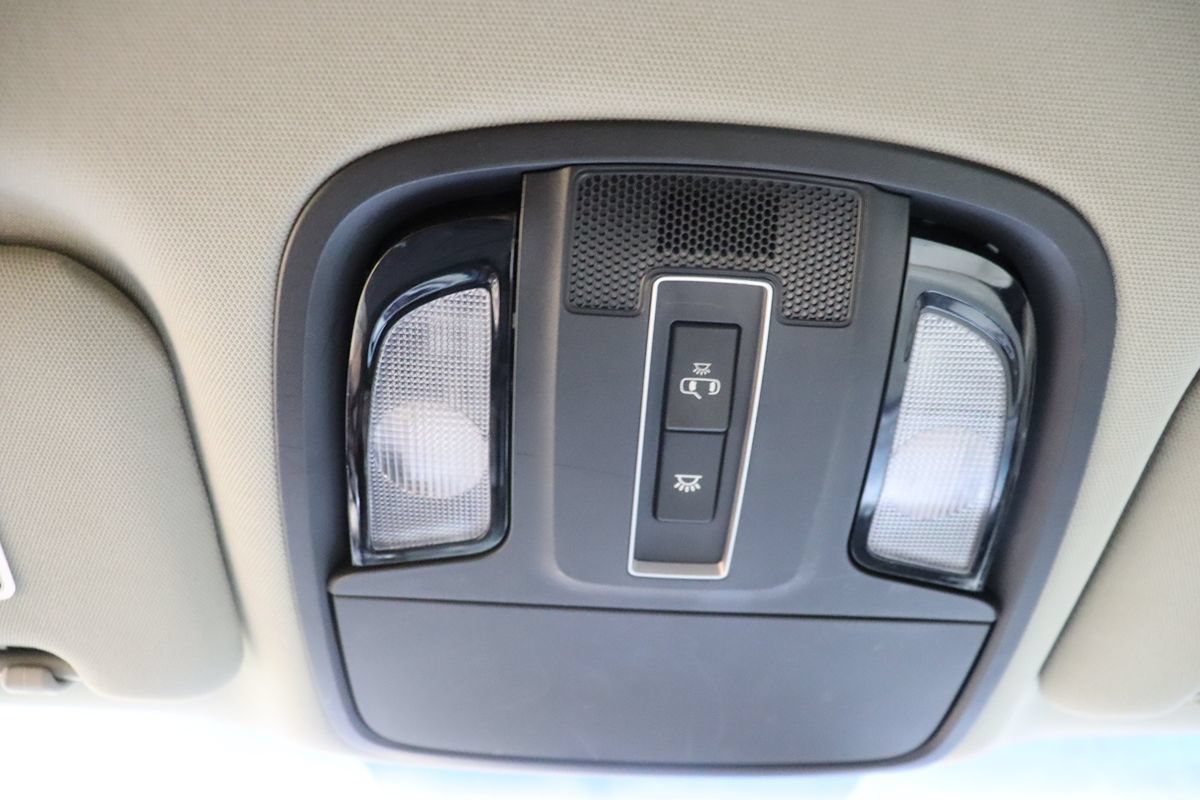 Used 2016 Kia Sorento FWD image 38