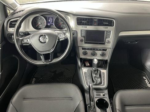 Used 2016 Volkswagen Golf S image 11