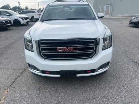Used 2019 GMC Yukon XL SLT w/ Open Road Package AWD/4WD image 2