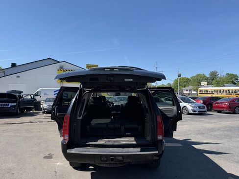 Used 2007 Cadillac Escalade AWD w/ Information Package image 15